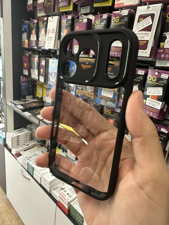Калъф за iPhone 17 Pro - прозрачен с черна рамка
