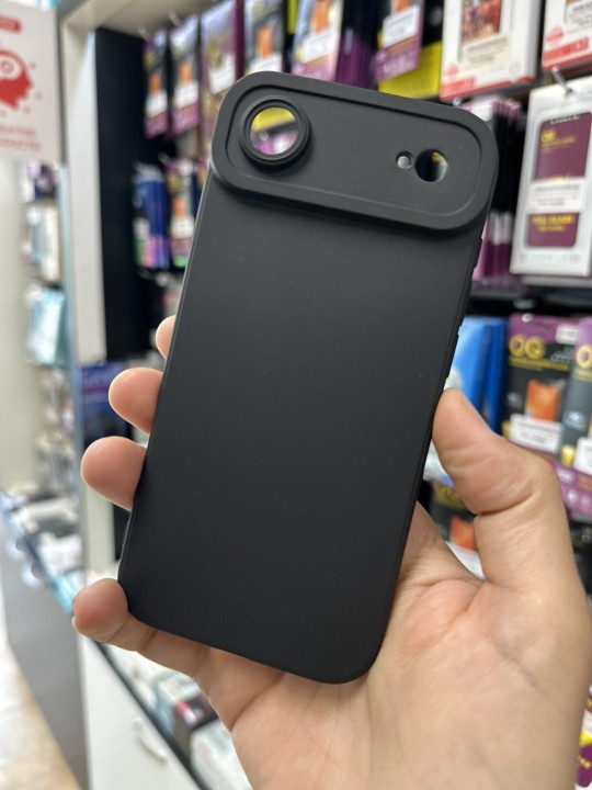 Калъф за iPhone 17 Air - Silicone Case Matt, със защита на камерите, черен