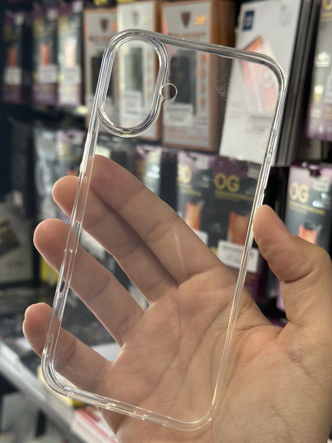 Силиконов кейс за iPhone 17 - прозрачен