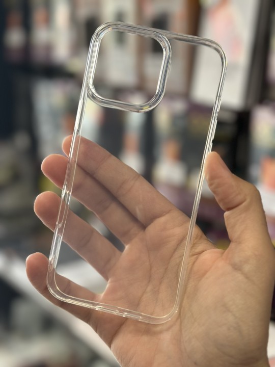 Силиконов кейс за iPhone 16 Pro Max - прозрачен
