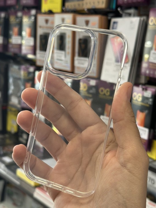 Силиконов кейс за iPhone 16 Pro - прозрачен
