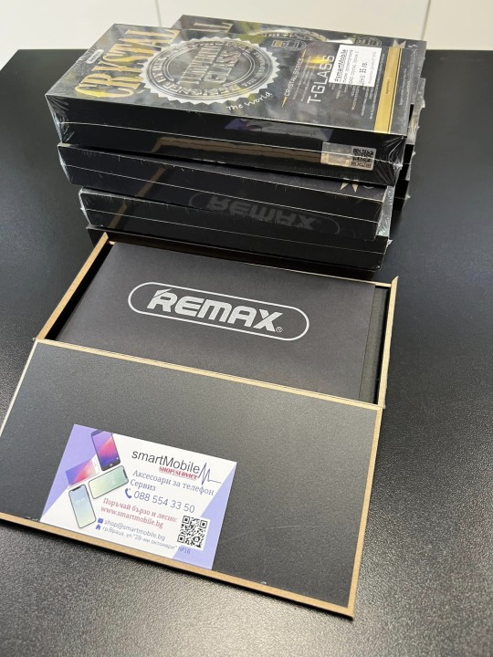 Стъклен протектор Remax Crystall Glass за Iphone 8 + силиконов калъф (комплект)