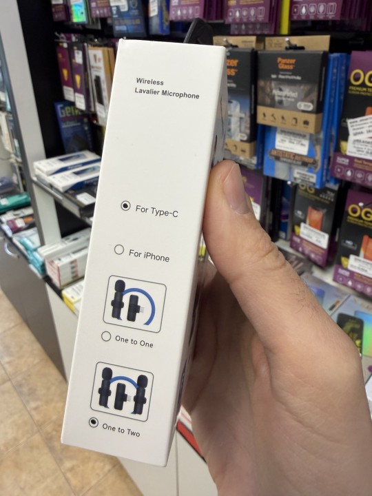 Безжичен микрофон тип Брошка К9 - 2 броя, с приемник iPhone Lightning